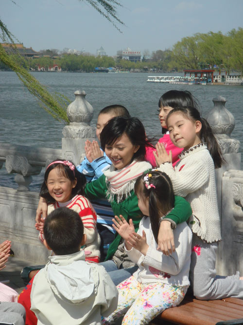 4月30日晚,北京奥运会倒计时100天之际,孙燕姿,飞儿乐团,徐若瑄与其它