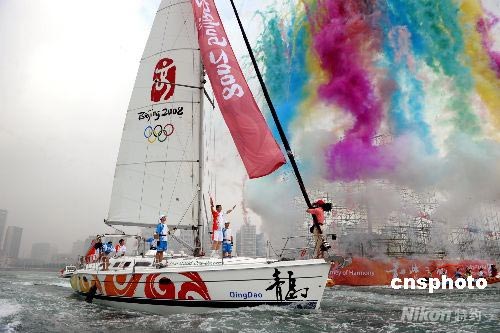 青岛火炬传递结束 帆船市长 点燃圣火盆-帆船之