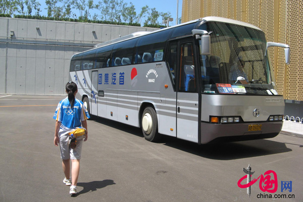 奥运赛事交通进入实战演练 指挥手势严格规范