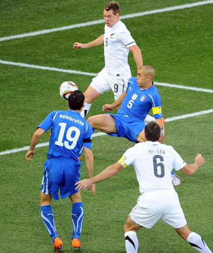 世界杯-卡纳瓦罗送礼 意大利1-1耻辱平新西兰