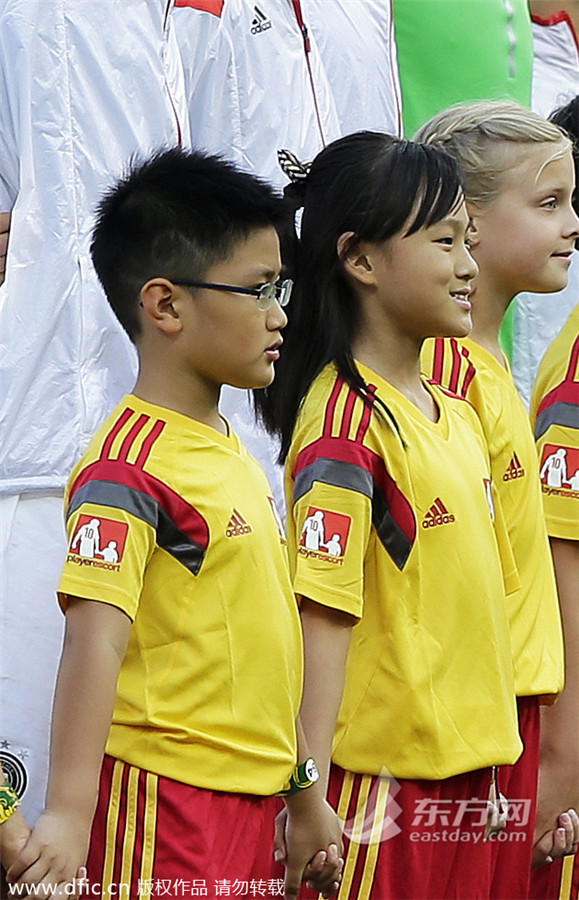 世界杯决赛首现中国球童 10岁北京女孩创历史