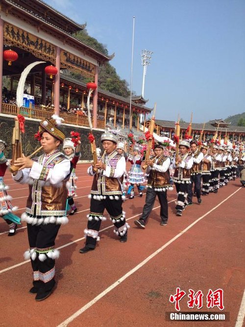 ��������ɽ�ٰ�«�϶����� ��������ͬ��ʢװ����