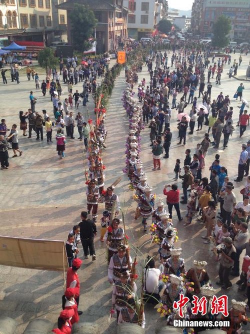 ��������ɽ�ٰ�«�϶����� ��������ͬ��ʢװ����