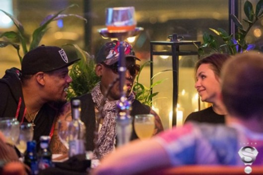 罗德曼现身莫斯科 买醉 携多位俄美女酒店过夜