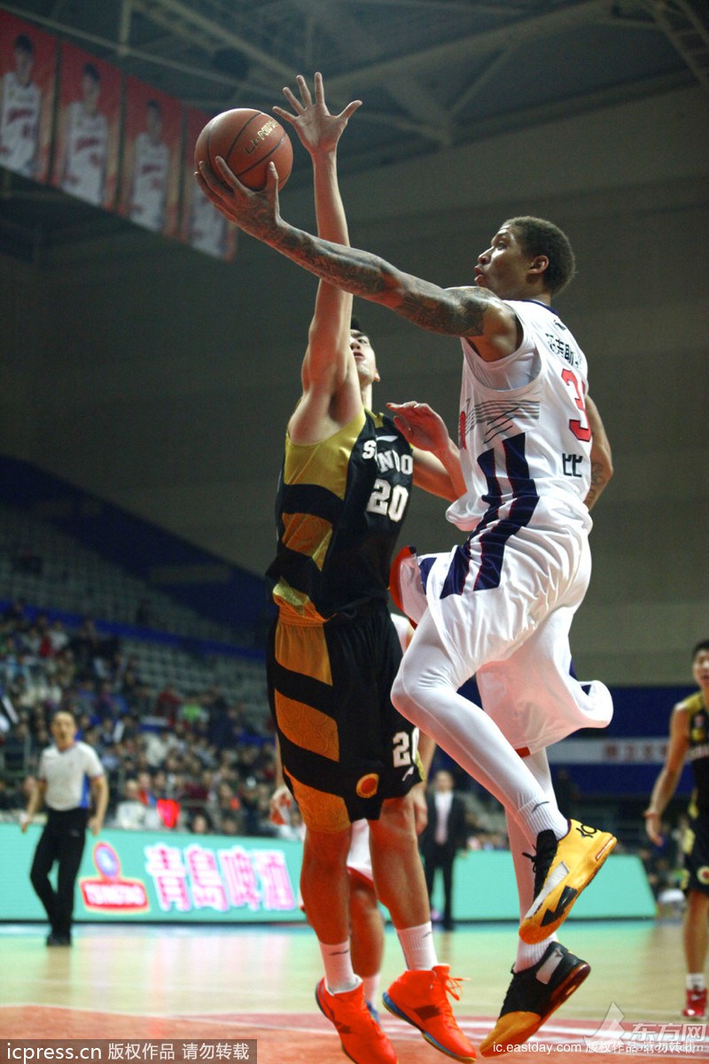 cba:上海大鲨鱼81-102山东高速