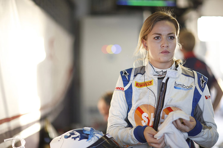 F1·��˹����ǩ��Ů����