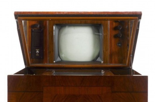 ӢִϵĻܹĵӣ1936꣬12Ӣ硣ʱӢֻ1Ƶÿ첥3Сʱ