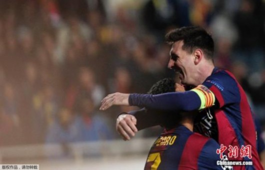 梅西不顾进球数落后C罗 主动将点球让给内马尔