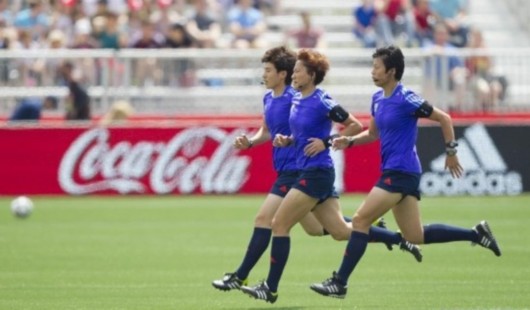 中国3女裁判亮相女足世界杯 苏媒:她们为祖国