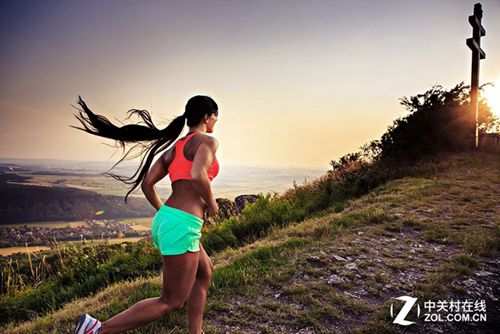胸大跑步易导致下垂 指导胸大妹纸选择运动内