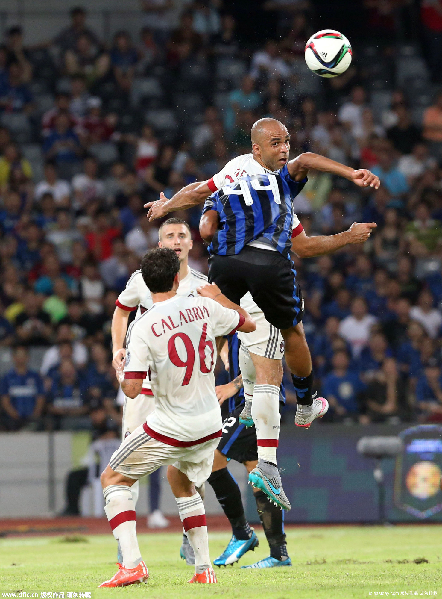 ÷��˹�������粨 AC����1-0����������