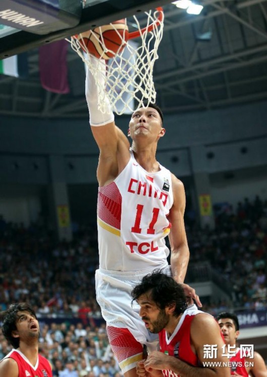 中国男篮亚锦赛10年首胜伊朗 时隔4年再入决赛