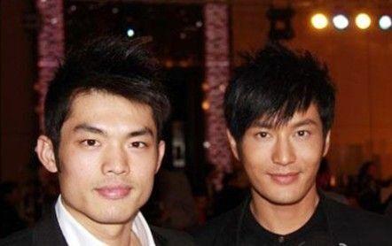 太搞笑!<em>林丹</em>参加<em>黄晓明</em>婚礼 送自创品牌<em>内裤</em>-黄