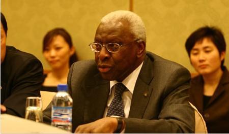 ��������ǰ��ϯ�������Ӹ��� �ⷨ���췽����