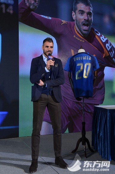 为足球英雄博览嘉年华助力 意国脚佩罗塔亮相