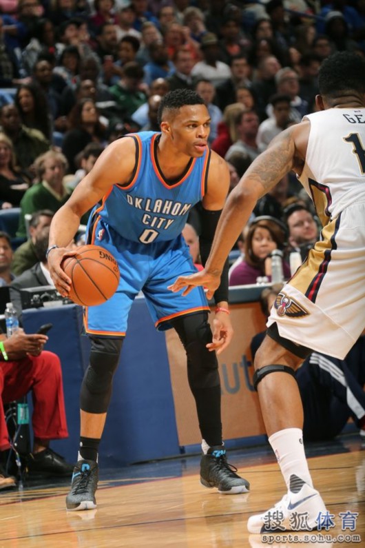 官方MVP榜:库里榜首詹皇NO.3 威少第4保罗升