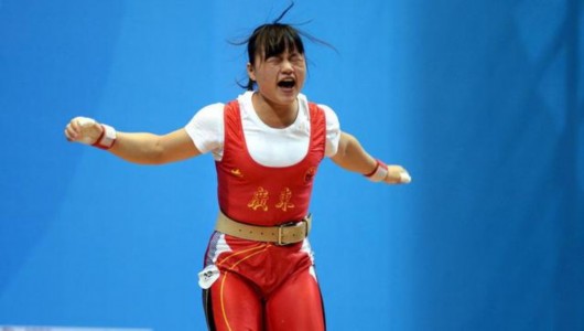 女举全锦赛:黎雅君超世界纪录 青运会冠军摘金
