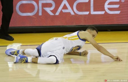 库里:谁想到科比拿了60分 早知道我还会继续打