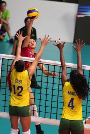 瑞士赛中国女排3-0比利时 小组赛斩获第二胜