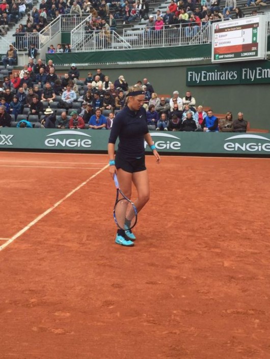 1���򳡵Ŀ�̨����Ա���֮ң