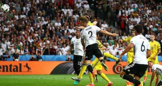欧洲杯-克罗斯助攻铁卫破门 德国半场1-0乌克兰