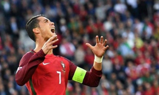 欧洲杯-C罗点球中柱进球越位 葡萄牙0-0平奥地
