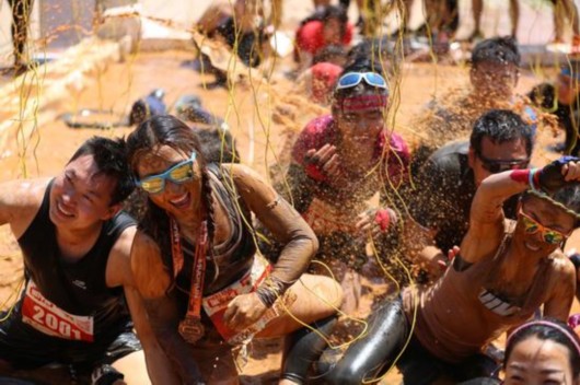 泥泞跑7月首次来到南京 体验激情酷爽穿越赛道