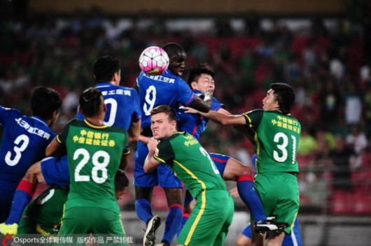 半场战报-国安0-0申花 李建滨进球被吹惹争议