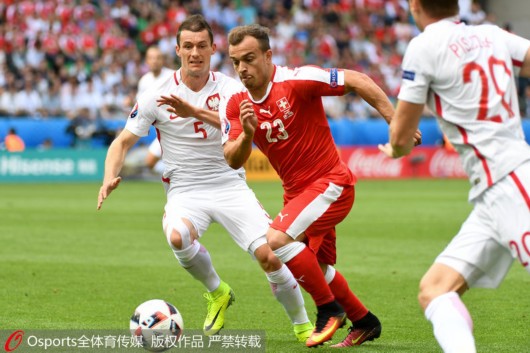 高清:扎卡点球踢飞 波兰6-5胜瑞士晋级八强