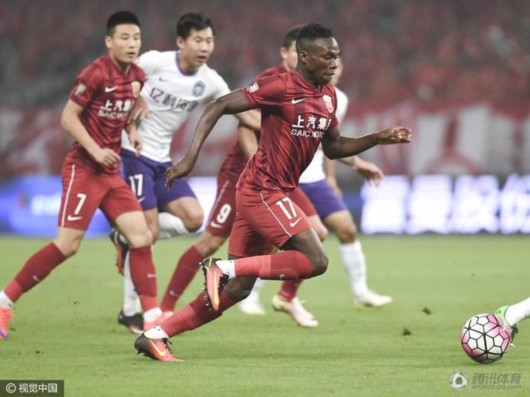 ��ǿ֮���ϸ۳��׵��� Ϊ���ǹڻ���ƴ��Э��