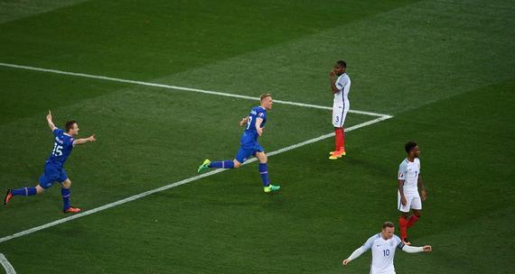 欧洲杯-冰岛半场2-1领先英格兰 鲁尼点杀哈特失