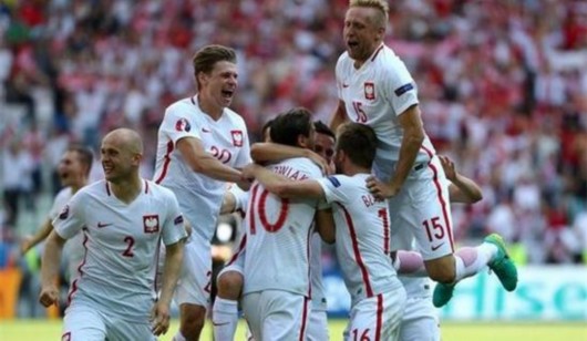 [欧洲杯]7月01日赛事:波兰vs葡萄牙_