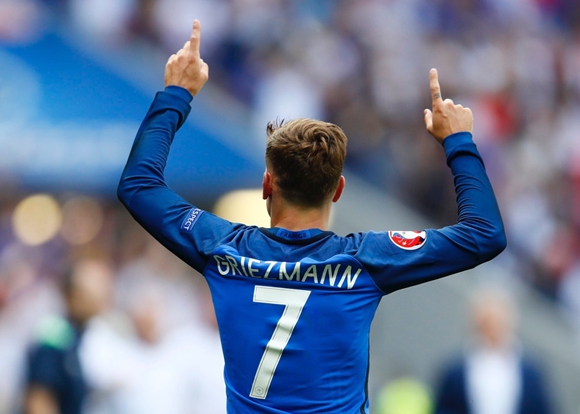 欧洲杯晨报:格列兹曼梅开二度 法国2:0胜德国