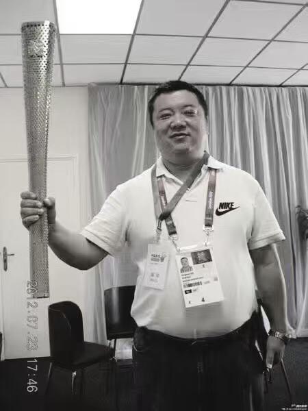 《青岛早报》马洪文心梗离世 各界人士纷悼念