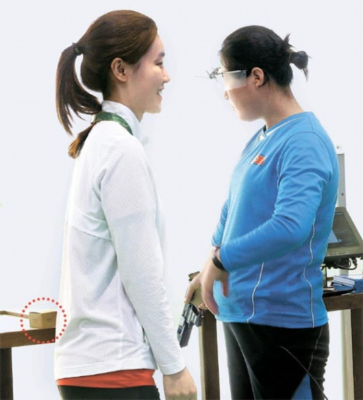 朝鲜选手玩自拍 与美运动员打招呼接受韩国点