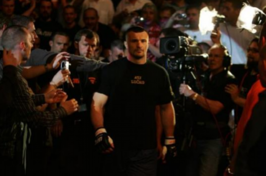 ROAD FC将签下战警米尔科 现身合肥站赛场