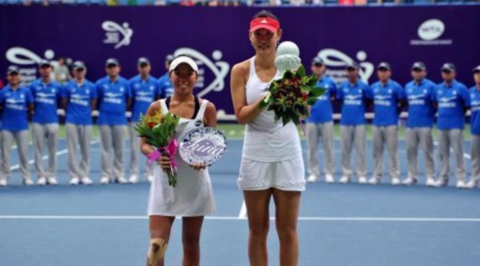 段莹莹赢得江西女子网球公开赛单打冠军
