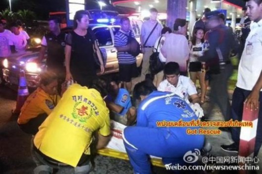 一中国游客在泰国普吉岛过马路时被撞身亡,当