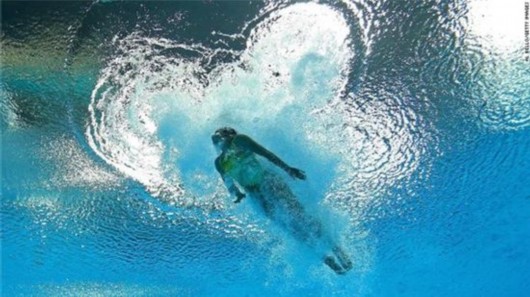 里约奥运水底摄影机器人上阵 用鱼的角度看游泳