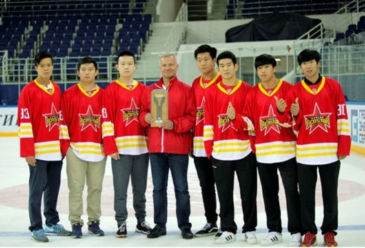 ��ս����! ���غ���4-0��������KHL���ﱭ�Ǿ�