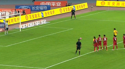 gif-郑智抽射中横梁 恒大补时获点高拉特罚失
