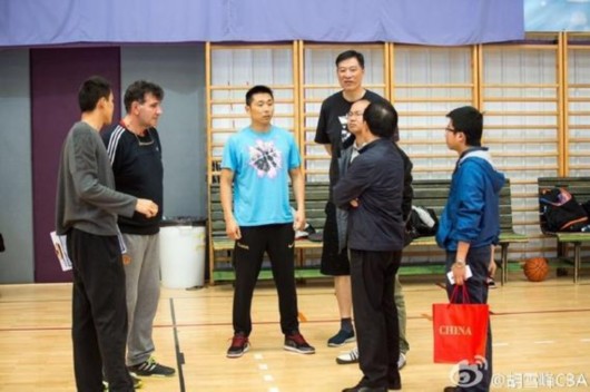 中国驻斯洛文尼亚大使慰问江苏肯帝亚男篮