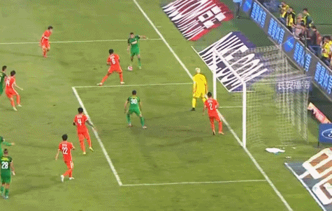 gif-于大宝爆射破门 国安主场暂1-1山东鲁能