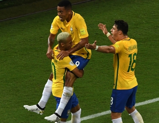 世预赛-内少独造3球后伤退 巴西主场5-0玻利维