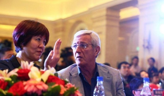 抢夺老朋友里皮的国足帅印?郎平首度回应:隔行