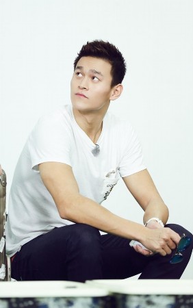 行走的荷尔蒙!军装版大白杨帅炸天