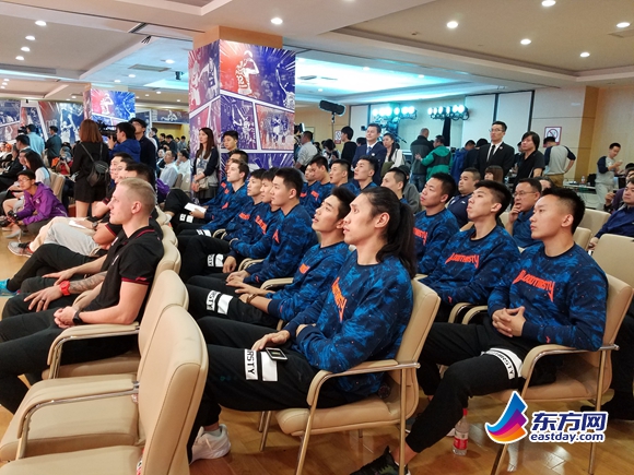 上海哔哩哔哩篮球队举行新赛季出征仪式 姚明