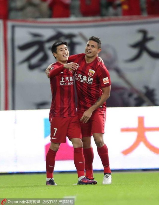 半场战报-上港2-0河北 武磊建功居吕姆送乌龙