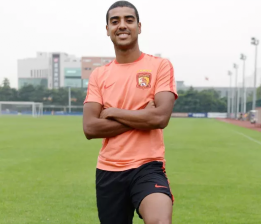 笑翻!阿兰坑队友 吐槽郜林:他唱歌太难听了