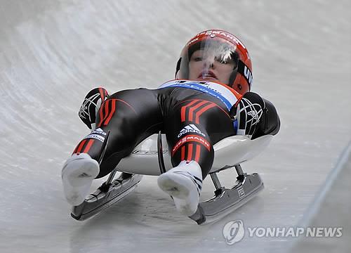 去年退役的德国无舵雪橇项目女选手艾琳·弗里希入韩国籍程序基本结束